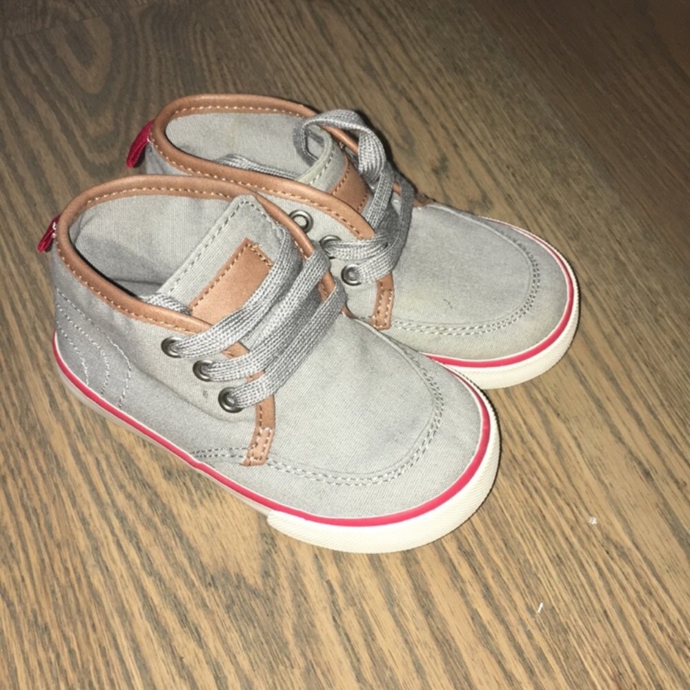 EUC Infant GAP sneakers